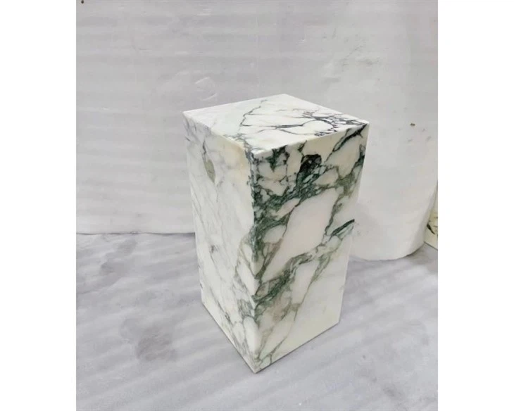 Calacatta Violet Marble Plinth Calacatta Violet Marble Plinth